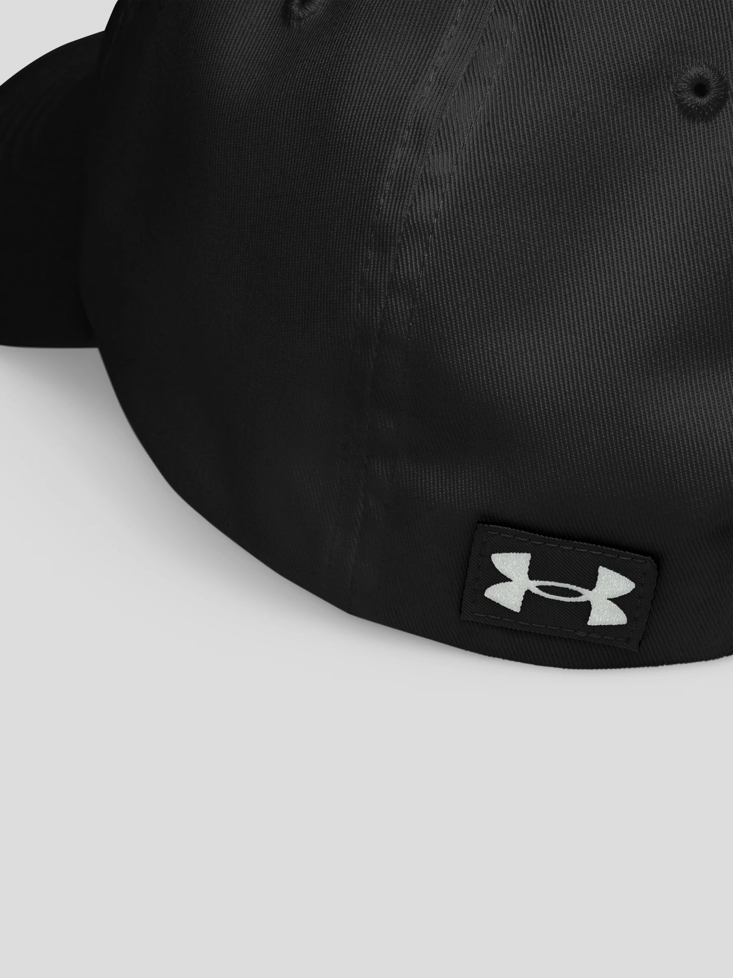 Detail close-up of the luxury embroidered street style baseball cap, highlighting premium fabric texture and quality craftsmanship.