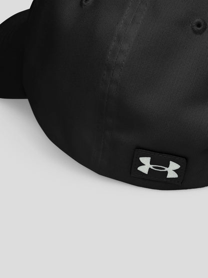 Detail close-up of the luxury embroidered street style baseball cap, highlighting premium fabric texture and quality craftsmanship.