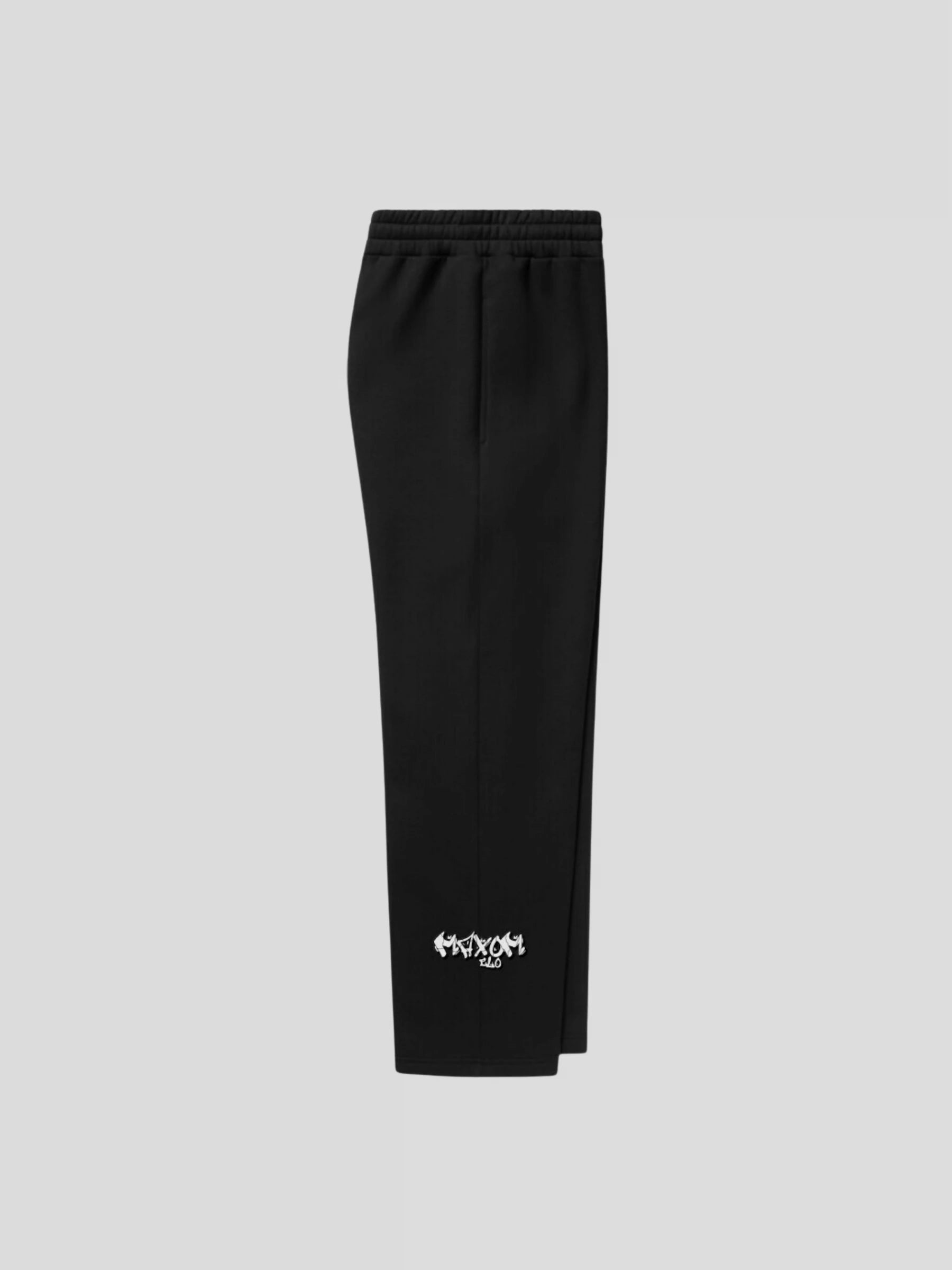 Right side view of the black DROP.ØNE REMNANT. Baggy Sweatpants – premium heavyweight 380 GSM cotton streetwear